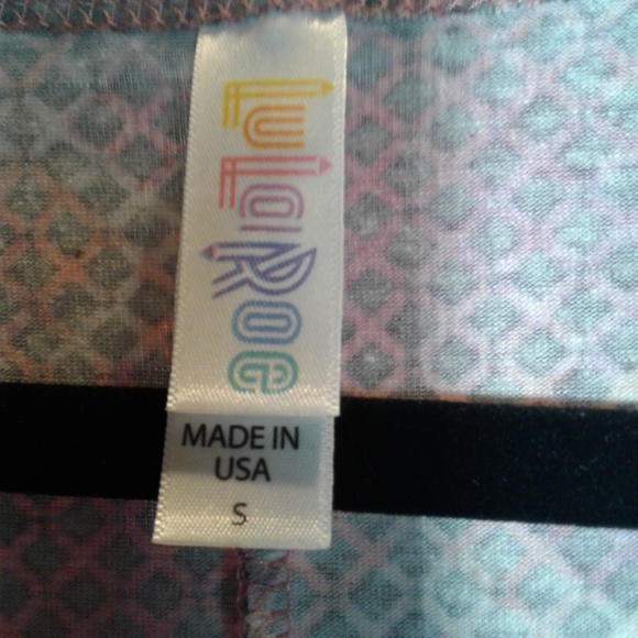 LulaRoe short sleeve top - Picture 4 of 5